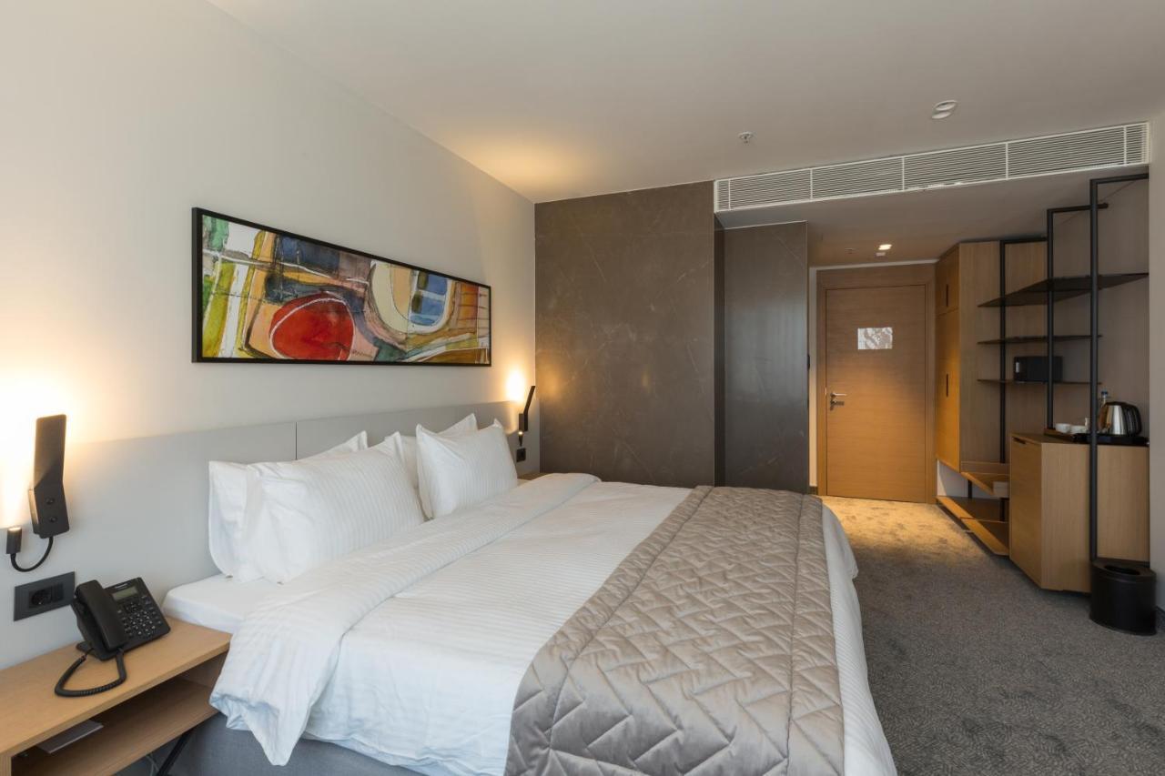 Hotel Mona Plaza 4*