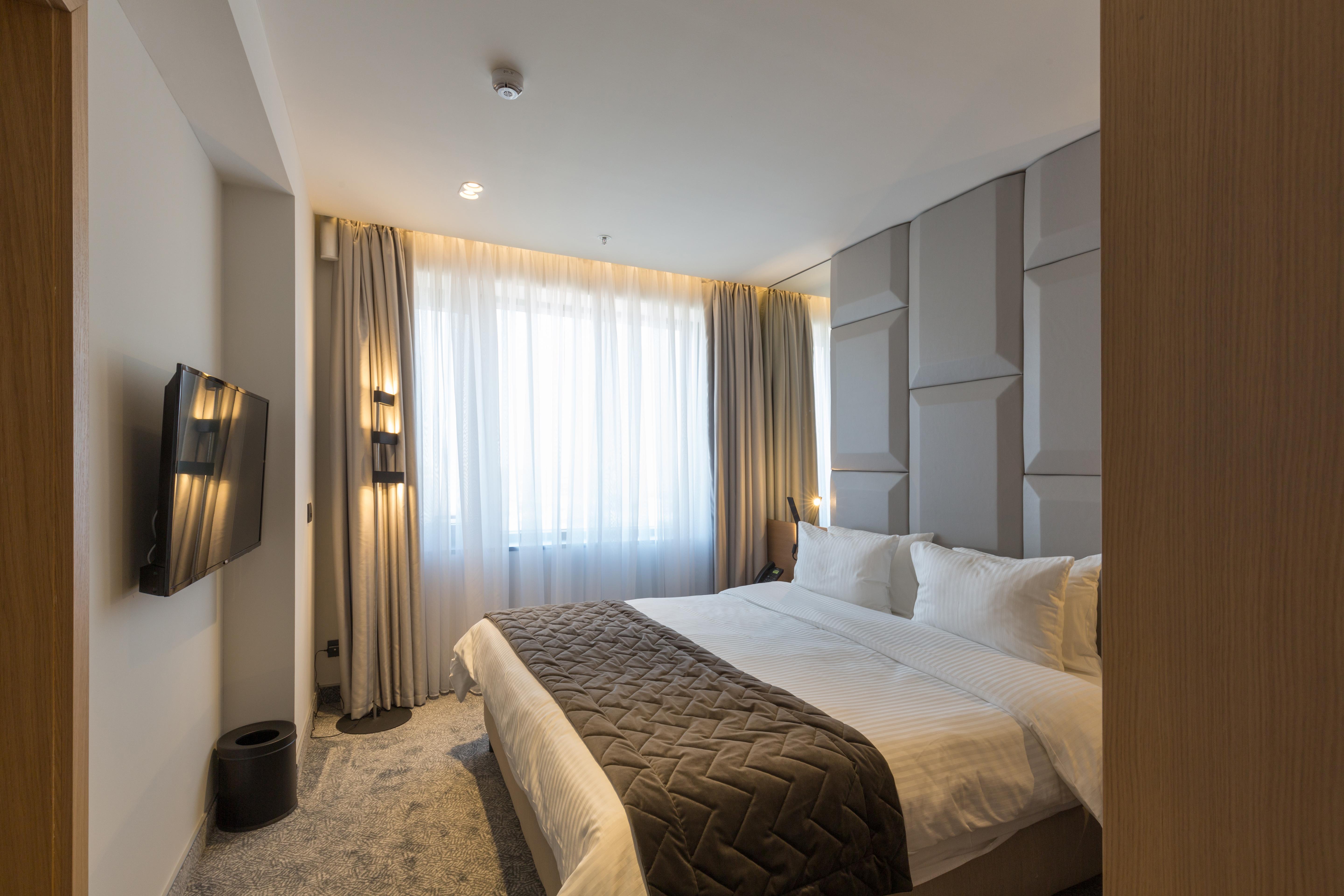 Hotel Mona Plaza 4*