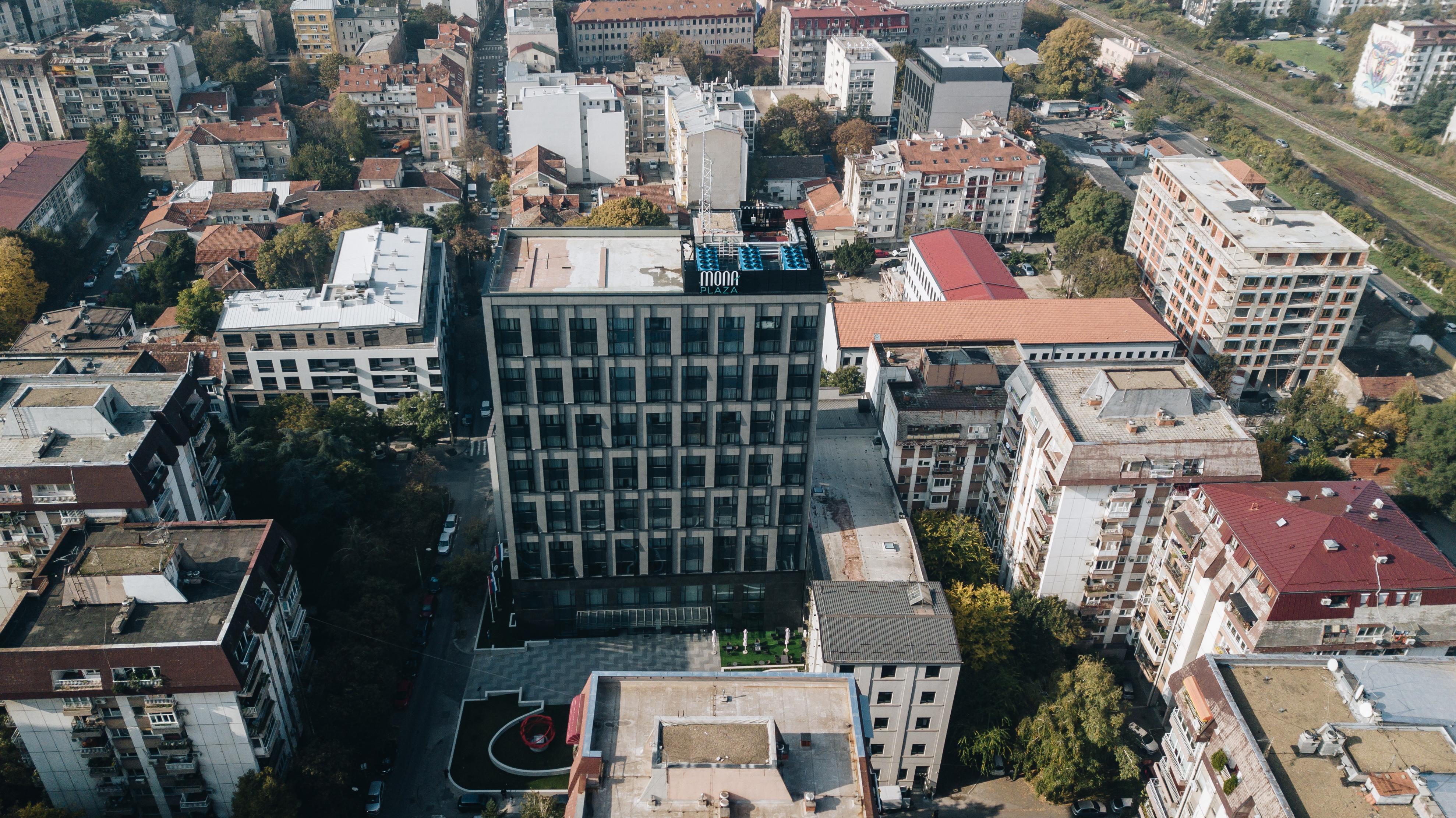 Mona Plaza
