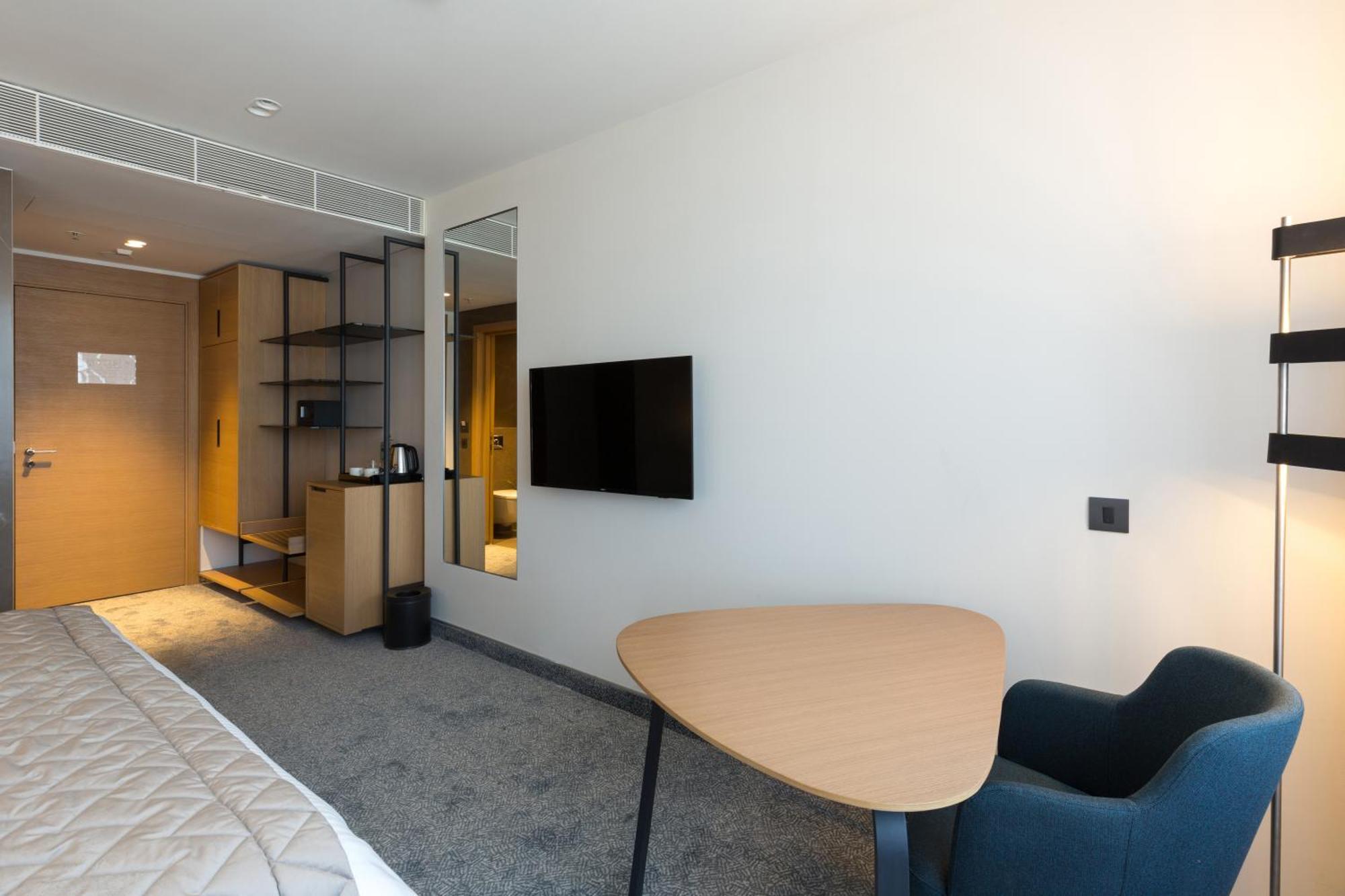 Mona Plaza 4* Belgrad