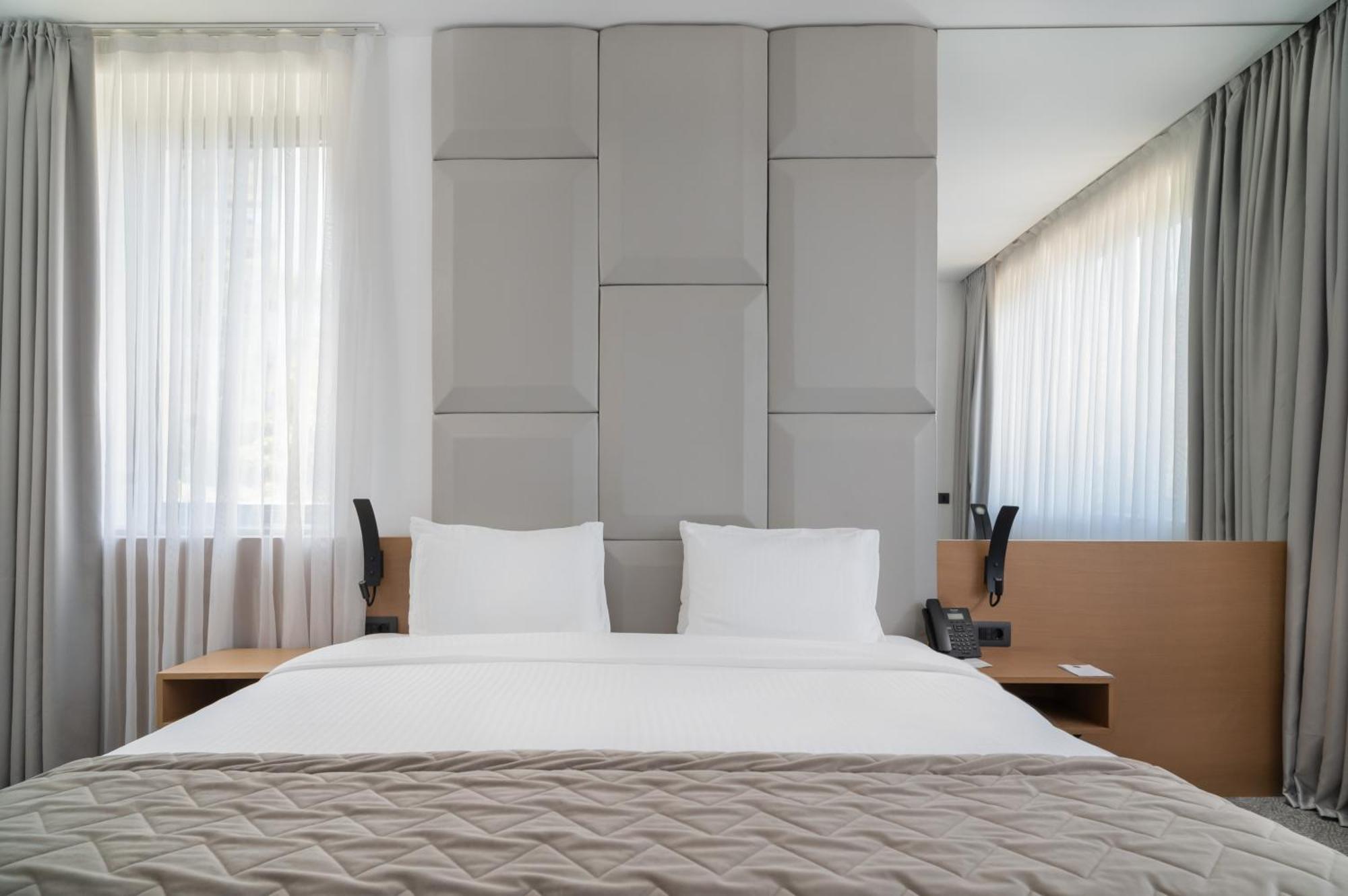Mona Plaza 4* Belgrad