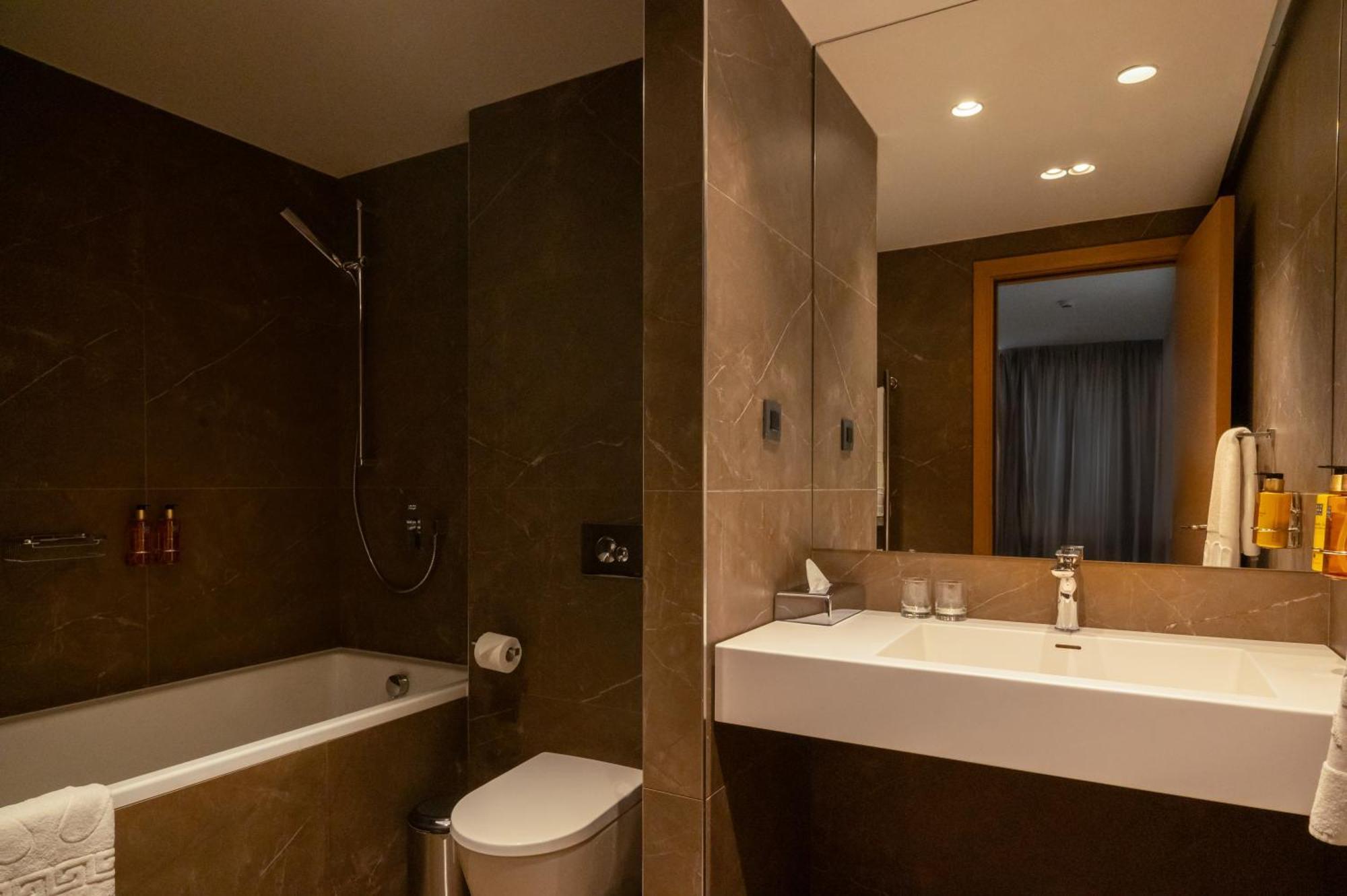 Hotel Mona Plaza 4*
